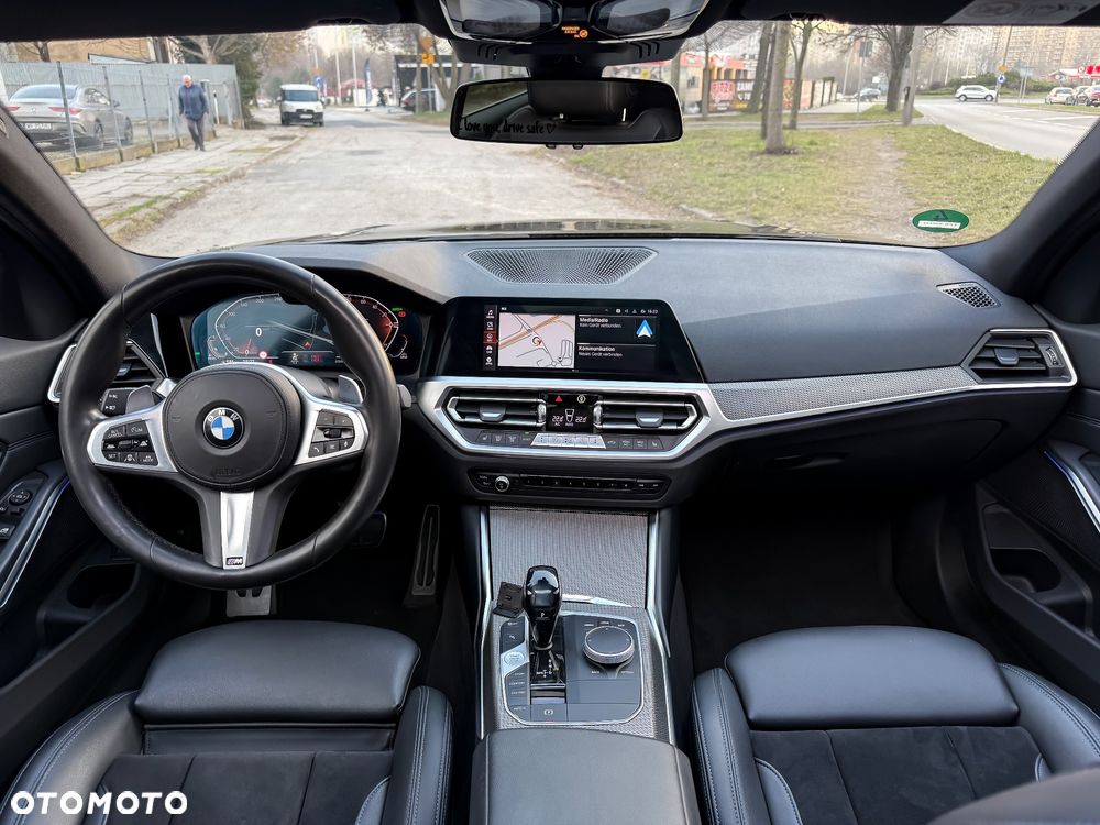 BMW Seria 3 320d xDrive M Sport - 17