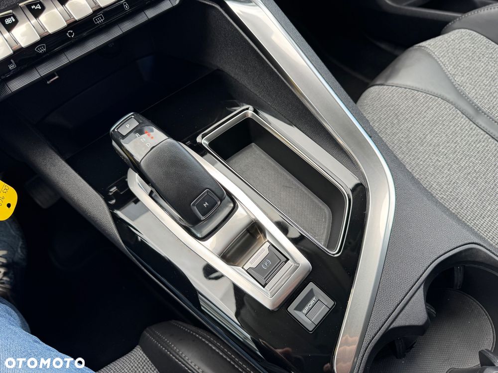 Peugeot 3008 THP 165 EAT6 Stop & Start Allure - 11