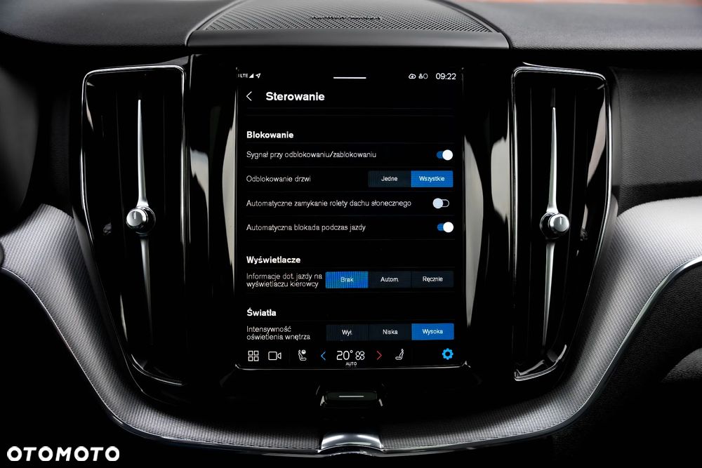 Volvo XC 60 T6 AWD Plug-In Hybrid R-Design - 27