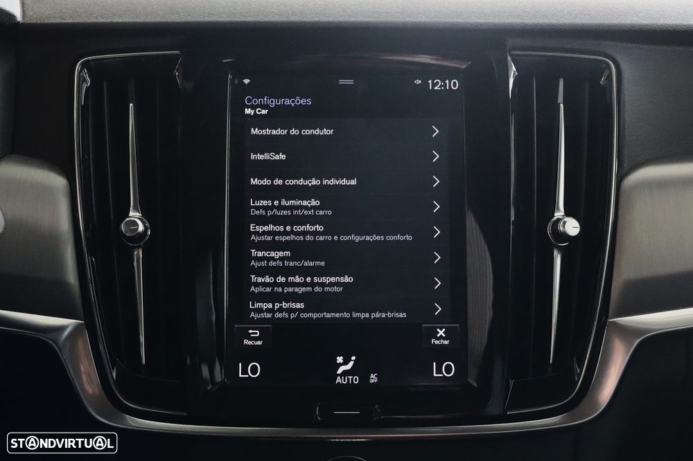 Volvo V90 2.0 D4 Momentum Geartronic - 25