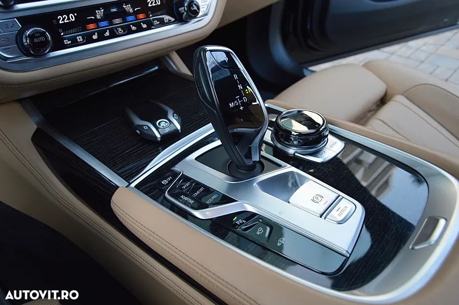 BMW Seria 7 740Ld xDrive - 37