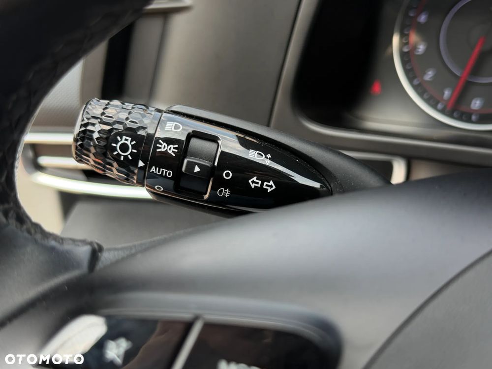 Hyundai Elantra 1.6 Modern CVT - 28