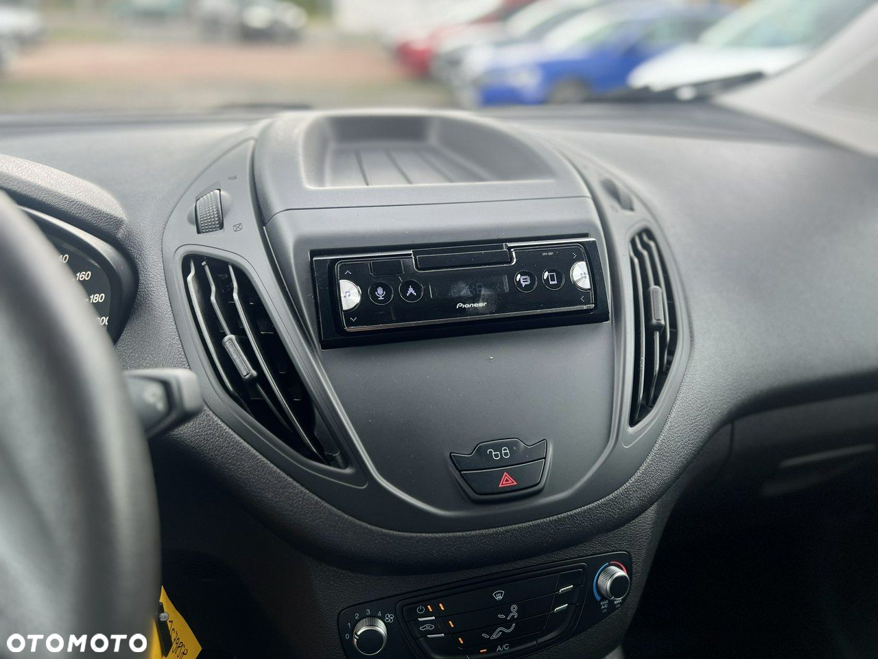 Ford Transit Courier 1.5 TDCi Ambiente - 26