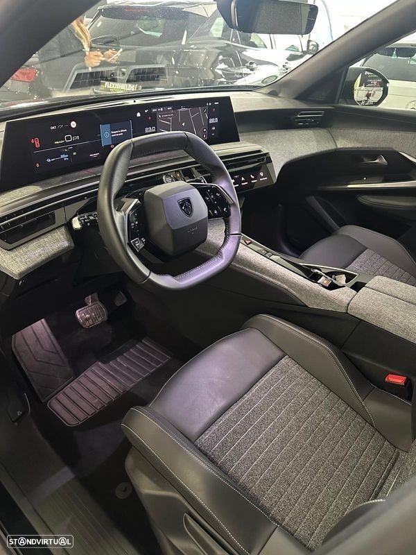 Peugeot E-3008 - 10