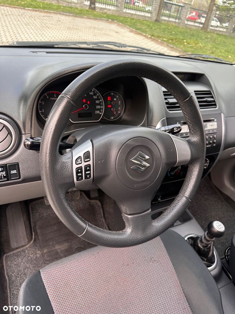 Suzuki SX4 1.9 DDiS DPF 4x4 Comfort - 14