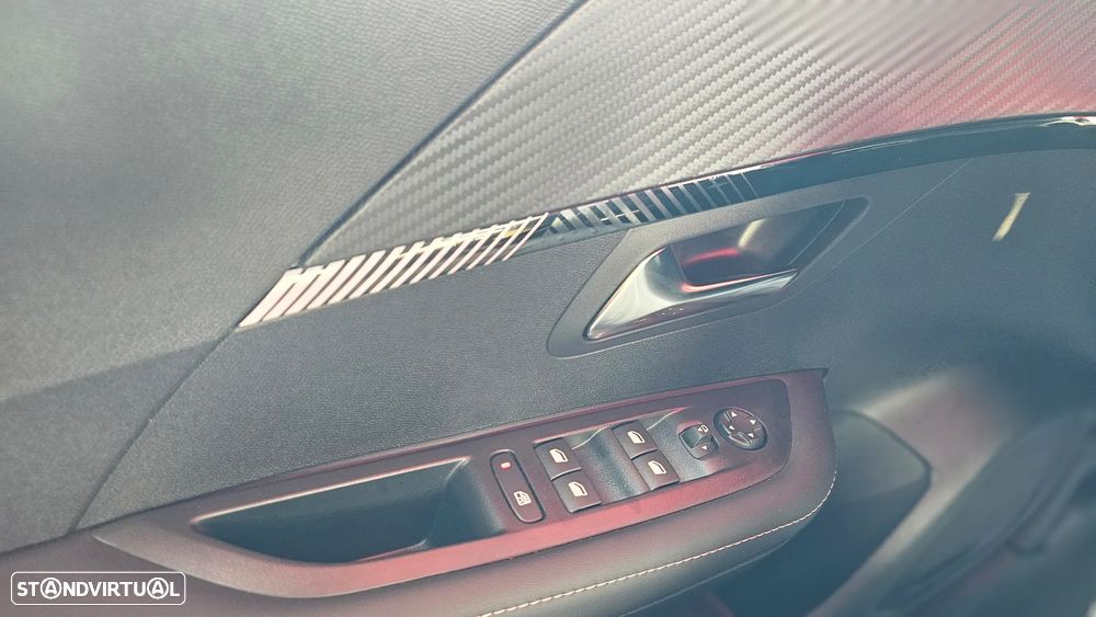 Peugeot 208 1.2 Hybrid Allure e-DCS6 - 42