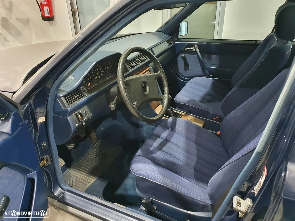 Mercedes-Benz E 230 - 3