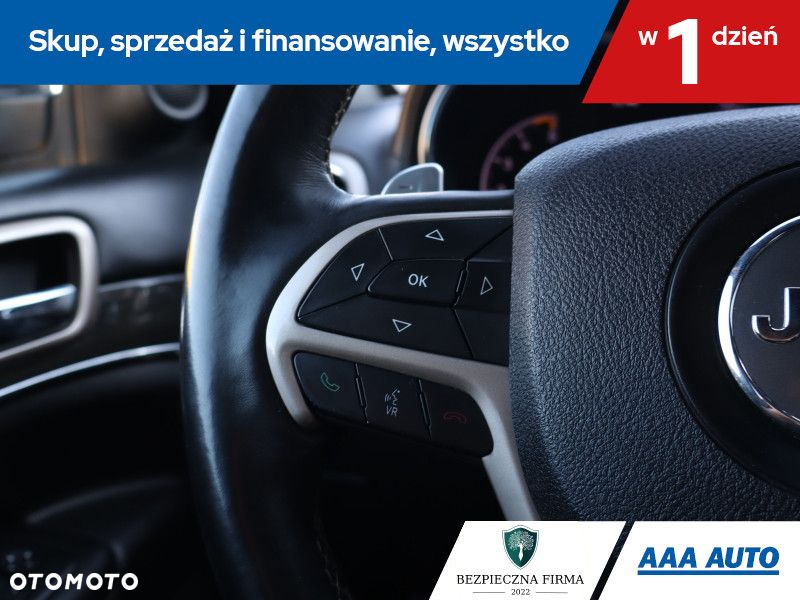 Jeep Grand Cherokee - 17