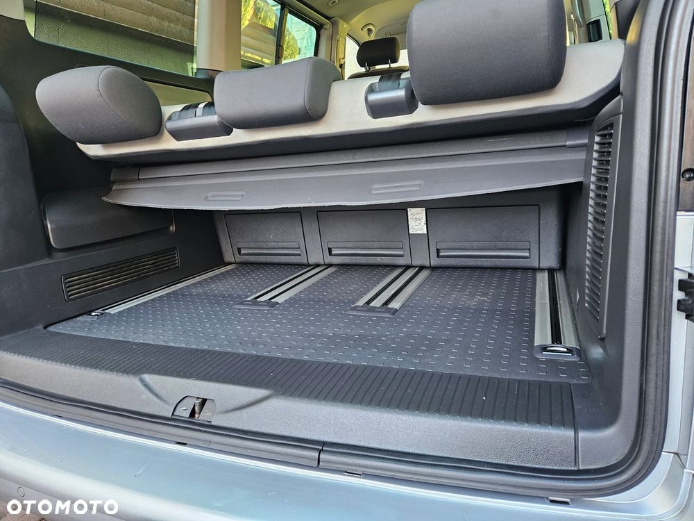 Volkswagen Multivan - 20