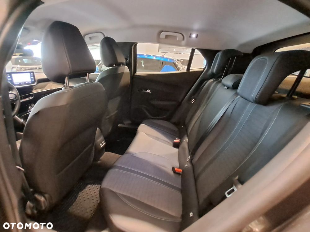 Peugeot 2008 1.2 PureTech Allure S&S EAT8 - 19