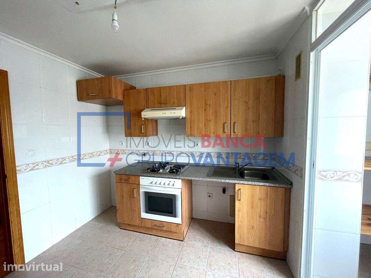 Apartamento T3, com  105 m2, situado em Alhos Vedros, Concelho da M... - Grande imagem: 4/17