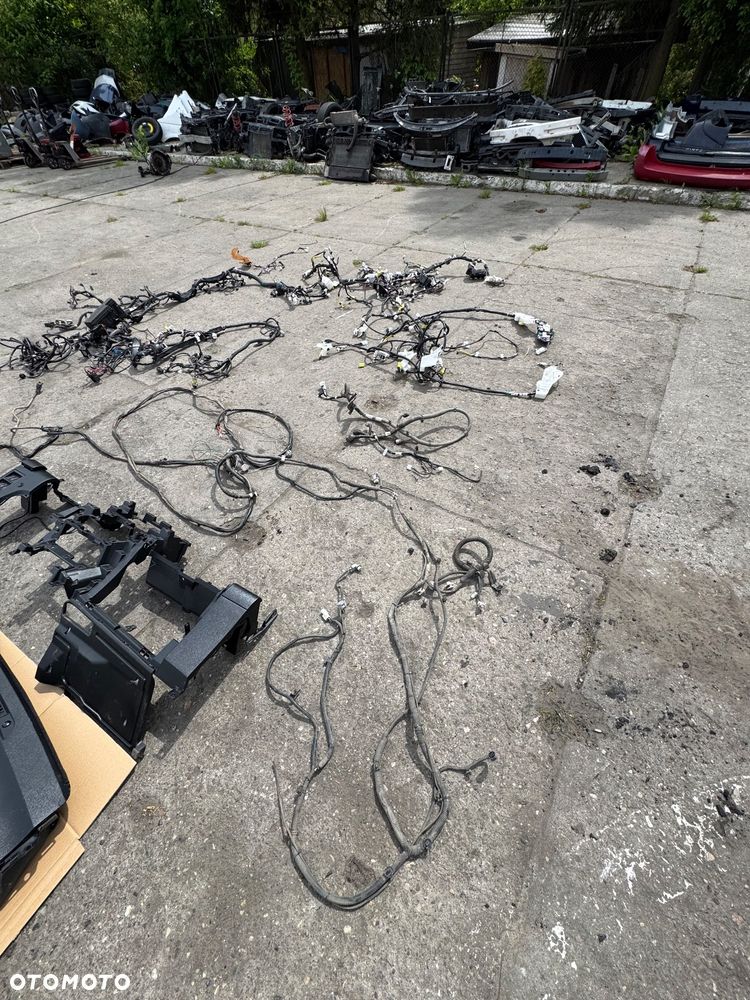 TOYOTA HILUX  a 8 VIII  LIFT CZĘŚCI kierownica z tempomatem wszystkie   2015- Radio    1300zl / 86140-OK620 138000-6050H101 BQ800962 FT0078A 10R-04  Moduł nawigacj 400zl / QNG-BE2808  6434C-BE2808  TA-2014 202-SMB033   Sterownik moduł napędu 300zl  89533-71092 363811-12720   Moduł kamera radar asystent 300zl  MFC430TA 8646C-OKO20   62A669-000 89990-0K081  -300zł   88650-0K560 MA277400-6930  -200zł   Sensor radar distronic acc 1400zl  88210-OKO50  Moduł zamka centralnego 150zl  89740-OKO40 61B921-000  MODUL STEROWNIK START STOP -400zl  8926A-OKO10 219002-3230   89784-F4020 200zl  POMBA ABS  700zl  116040-48230 89541-71810  MODUŁ STOP AND START 600zl  89260-0K062 219001-4640   STEROWNIK MODUL WTRYSKU ENGINE CONTROL 3400 zł   89666-0KW12 SZ276100-5300   MODUŁ POZIOMOWANIA REFLEKTORÓW 200zł  89960-71050 35600-70567 88QkX375957   Gateway 250zl  89100-71010 5012-9894   Przepływomierz 2.4 -100zl 22204-30030 197500-0030   081-0H86 -200zl   Wentylator 400 184721 B453771   Rezystor wentylatora silnika dmuchawy 350  499300-2250    89960-71050 35600-70567  88QKX375957    Obudowa panel ramka radia 200zl 55420-kk140  Moduł bezpieczników skrzynka zestaw startowy zestaw do odpalenia hilux 8 2.4  89221-0K011 82730-OK520   Licznik zegary 83800-FD290-B 800  Przełącznik zespolony taśma zwijak manetka 1117732 -800zl   Przelacznik napędów reduktora M57265 -150zl   sensor air bag 89170-0K841 RA 231000-8551 -1000zl   Zestaw konsola pasy deska rozdzielcza toyota hilux 8 oryginalna 3300zl   Moduł przekaźnik świec żarowych 28551-0E010 150zl   panel klimatyzacji 400 zł 55900-0KB10 6440888a  oslona konsoli 200zl  55407-kk071 55414-kk04   Lewarek zmiany biegów automat 350zł  A004 16AUG18   Pedal hamulca 150zł   ramiona wycieraczek mechanizm wycieraczek 350zl 85110-0K171 AE159300-7070  Nagrzwnica 700zl  87010-0KG90  Lewarek 200 zł   kurtyny prawa lewa L9XN8251623 1L0V62718Q3H  TG11E01001  00589-P1-000194  1500sztuka   55303-KK040 stelaz konsoli 300   55607-kk020 osłona pod konsole 50 zł   55642-KK020 66995-KK020 55618-kk040 66995 -Kk040 55618-KK060 -100zl   Instalacja elektryczna skrzynka bezpieczników cena do dogadania   82169-kk020  82143-KK670 82199-KK561 82138-KK081 82121-KKK51-A  82171-KK141  Ab 111-59ibw2-r 7432472-ab   SZYBKA WYSYŁKA PARAGON FAKTURA MOŻLIWOŚĆ DOSTAWY W TEN SAM DZIEN U CIEBIE POSIADAMY WIELE CZĘŚCI DO TEGO MODELU  I - 28