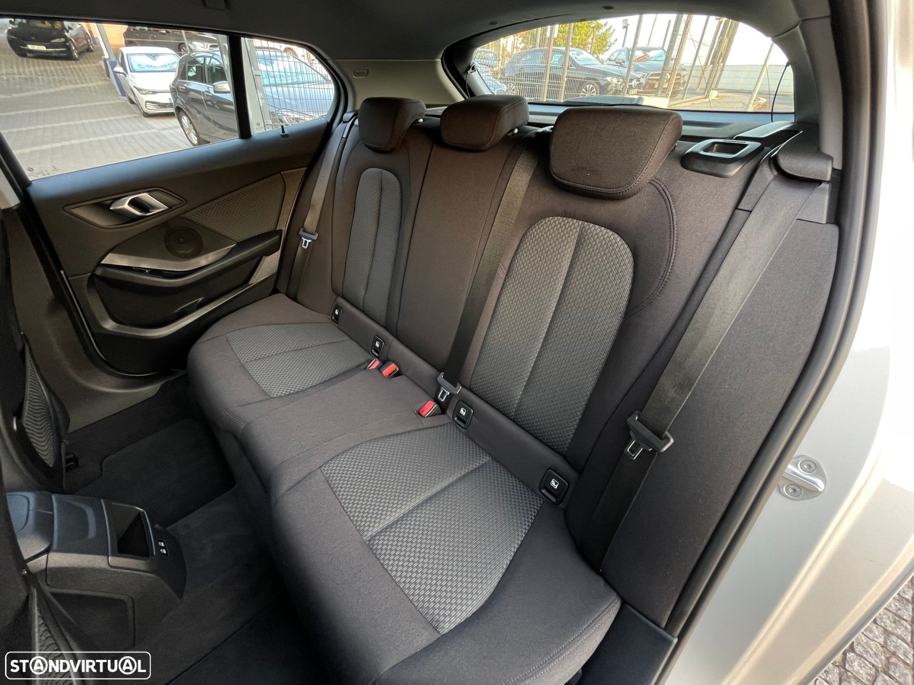BMW 116 d Corporate Edition Auto - 32