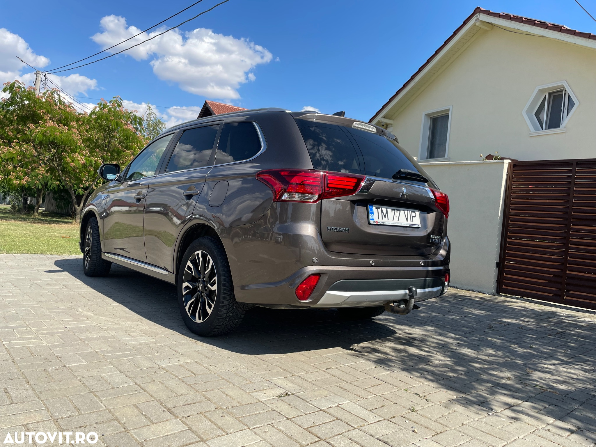 Mitsubishi Outlander - 6