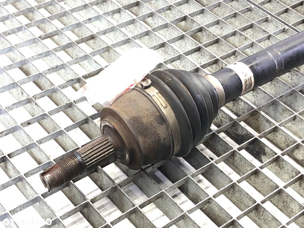 PÓŁOŚ PRAWY PRZÓD - 255.00 PLN - FIAT FIORINO nadwozie wielkoprzestrzenne (MPV) (225_) 2007 - - 2