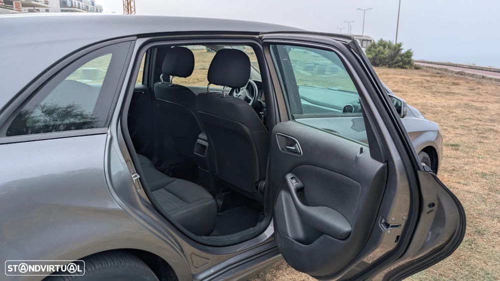 Mercedes-Benz B 180 BlueEfficiency - 17