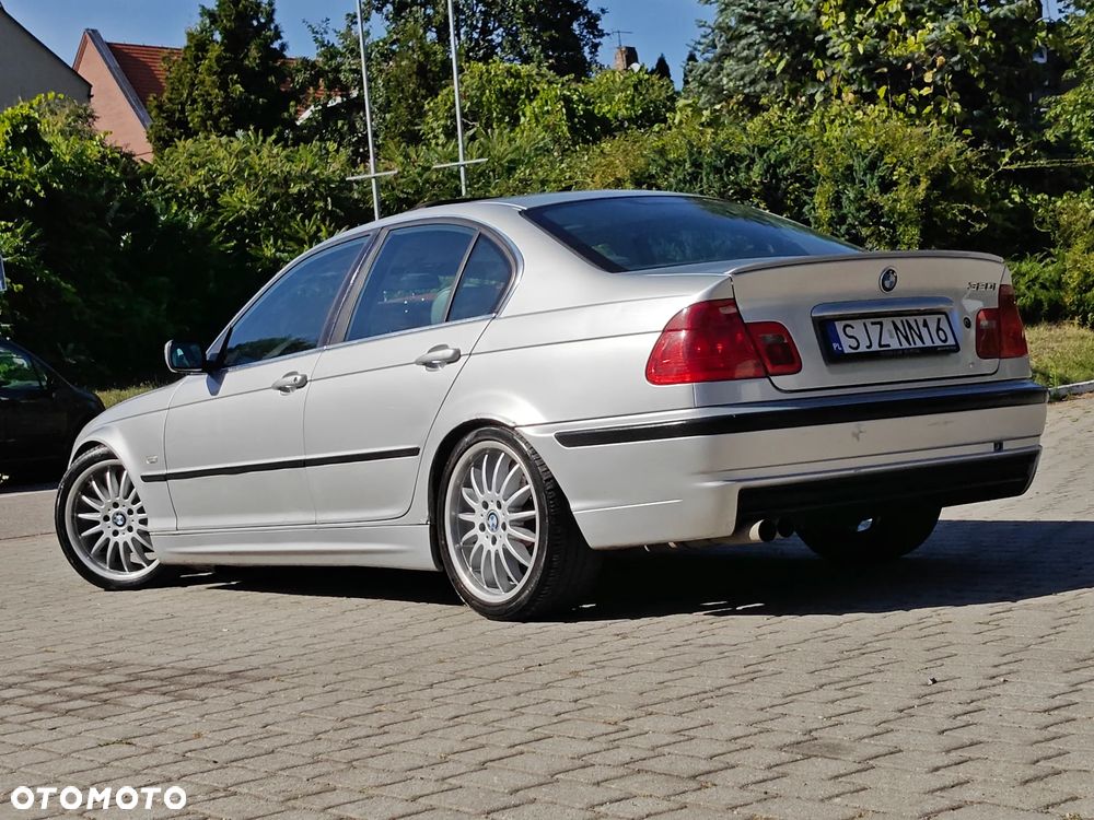 BMW Seria 3 320i - 4