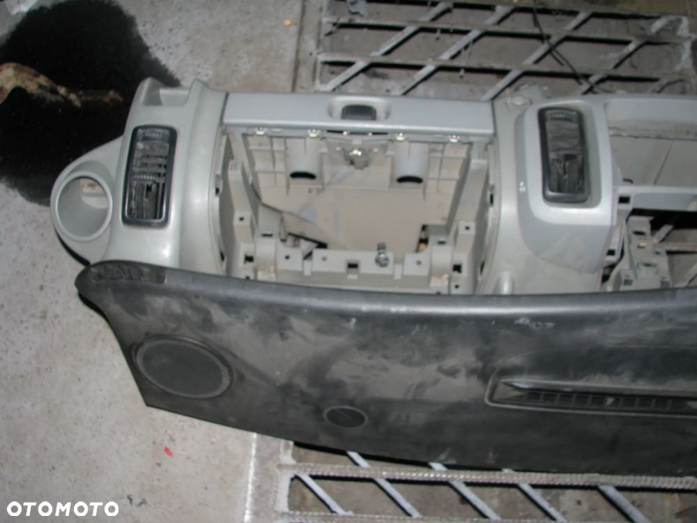 DESKA ROZDZIELCZA KONSOLA KOKPIT OPEL VIVARO A - 3