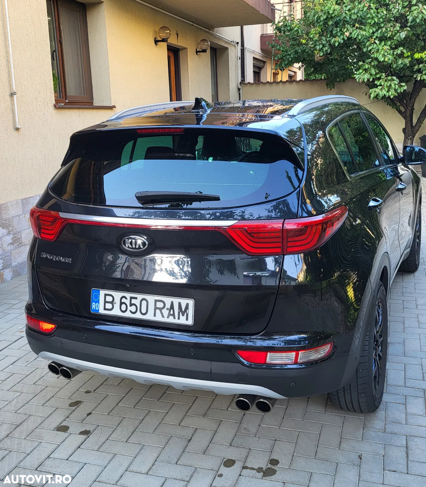 Kia Sportage 2,0 CRDI AWD Aut. GT Line - 4
