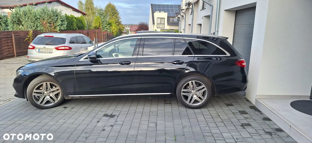 Mercedes-Benz Klasa E 220 d 4Matic T 9G-TRONIC Exclusive - 15