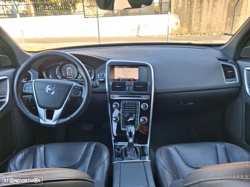 Volvo XC 60 2.0 D4 Momentum Plus Geartronic - 13