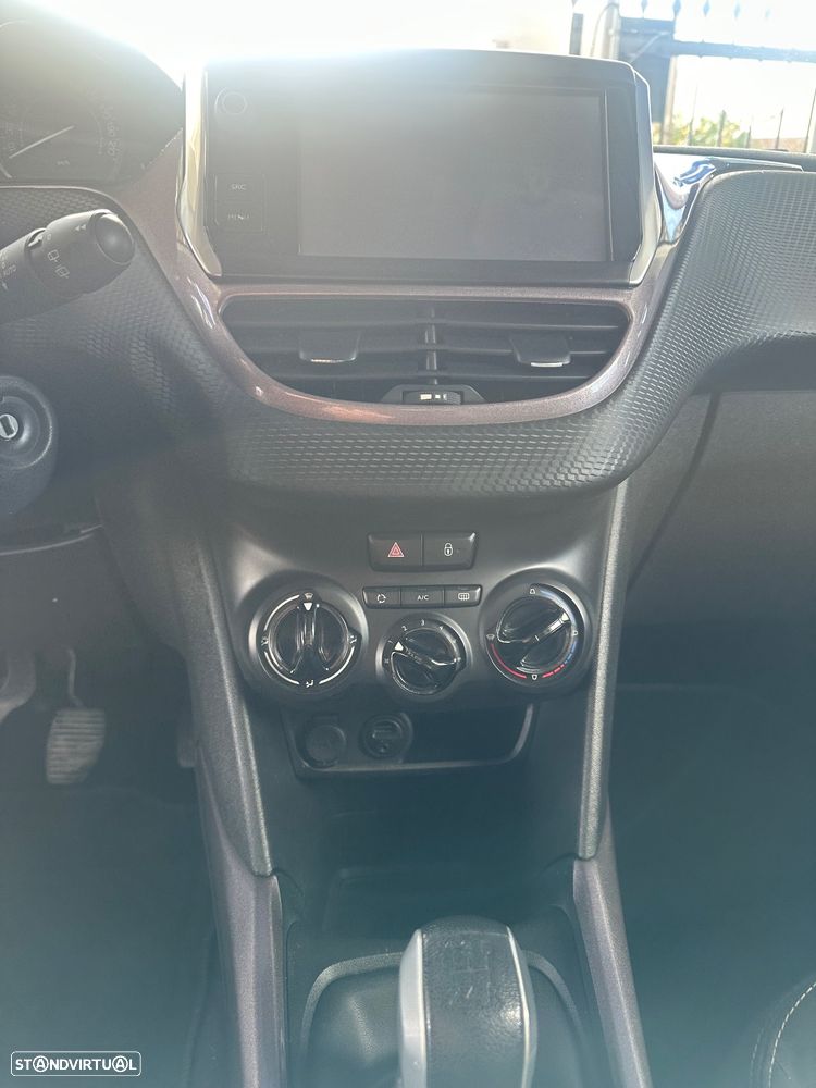 Peugeot 2008 1.2 PureTech Active - 16