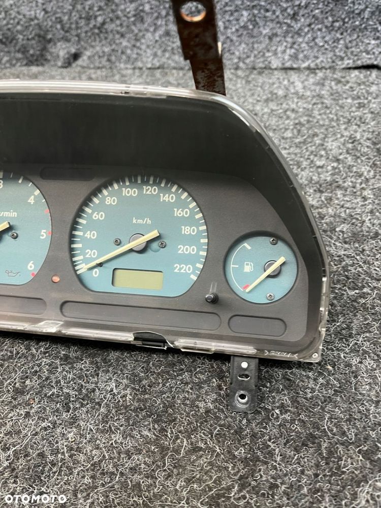 land rover freelander I 2.0 D licznik zegary LR0008004 - 3