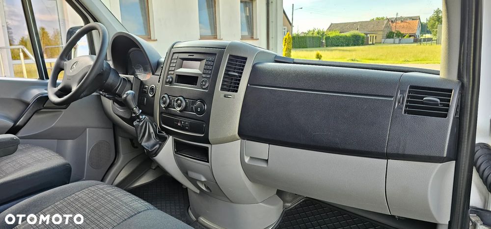 Mercedes-Benz Sprinter - 10
