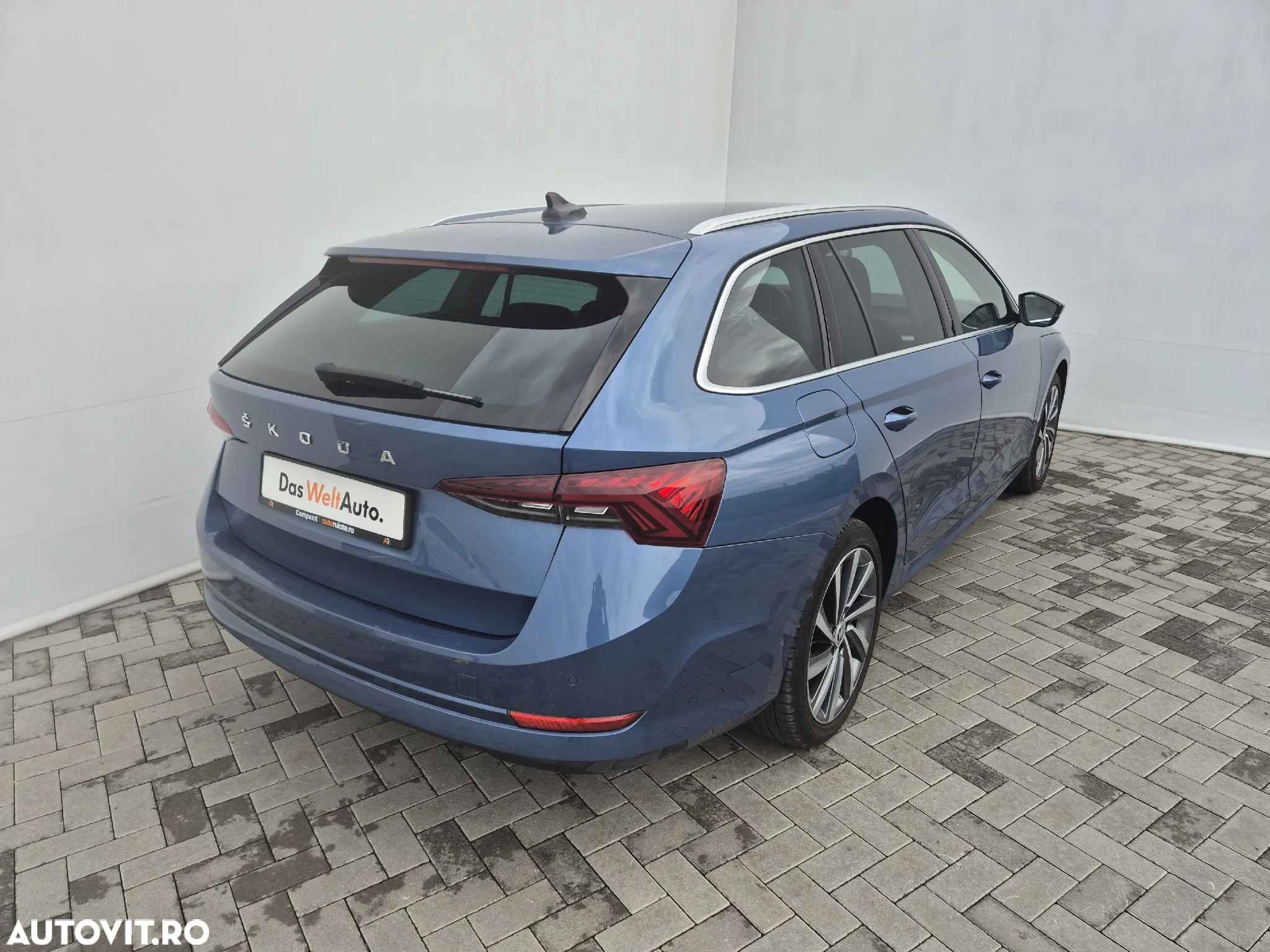 Skoda Octavia Combi 2.0 TDI DSG Style - 5