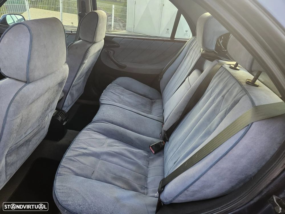 Lancia Lybra 1.9 JTD LX - 12