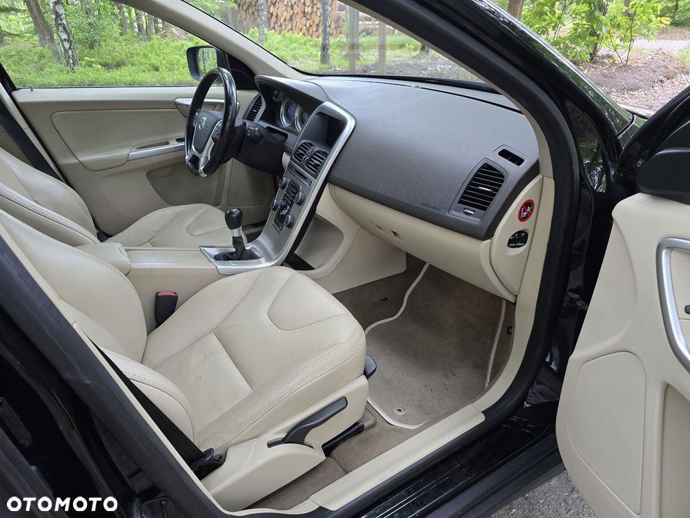 Volvo XC 60 - 8