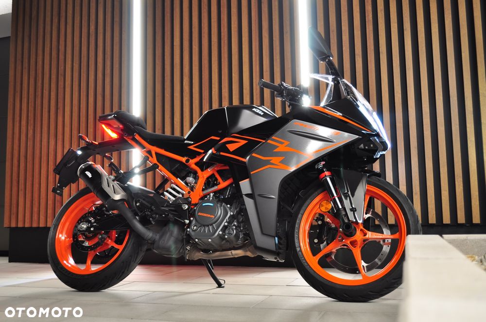 KTM RC 125 - 12