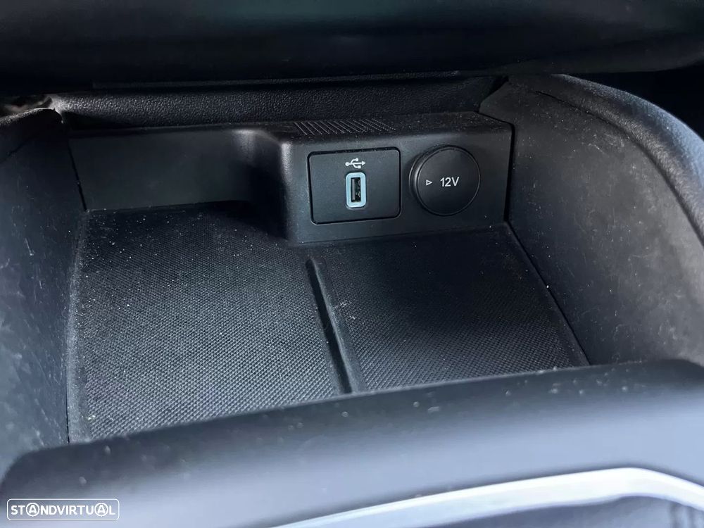 Ford Focus SW 1.5 EcoBlue S&S TITANIUM DESIGN - 37