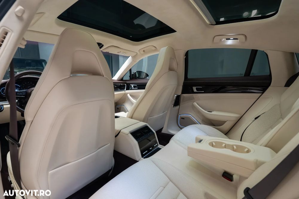 Porsche Panamera 4 - 40