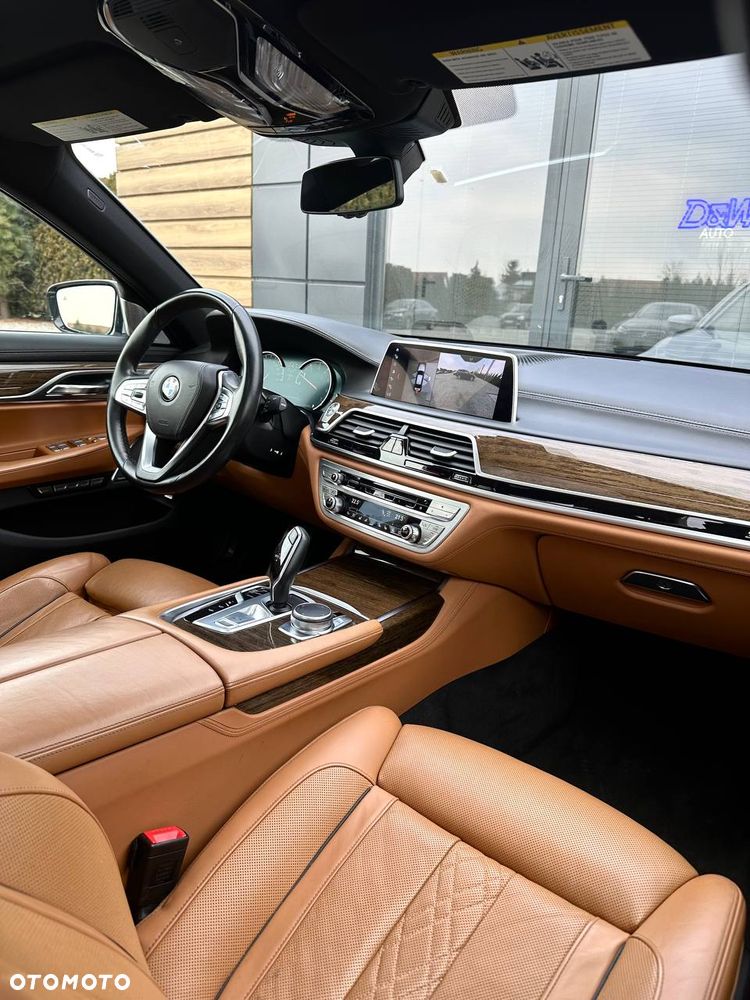 BMW Seria 7 750Li xDrive - 16
