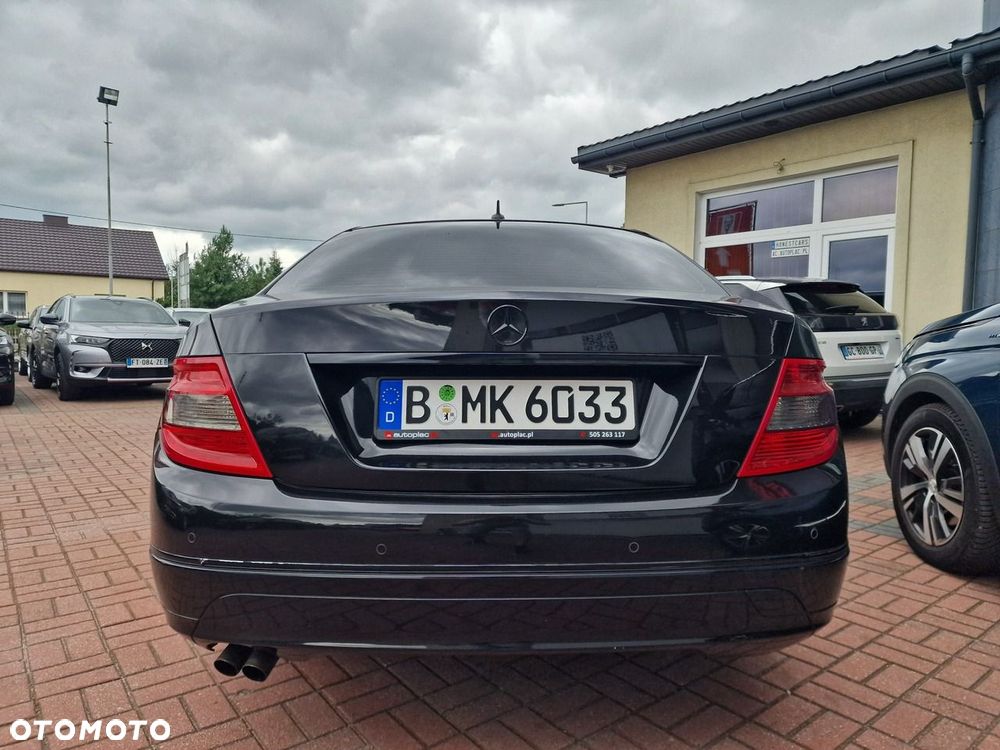 Mercedes-Benz Klasa C 180 BlueEFFICIENCY 7G-TRONIC Avantgarde - 8