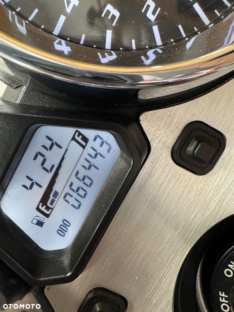 Yamaha XJR - 24