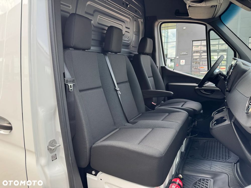 Mercedes-Benz Sprinter - 19