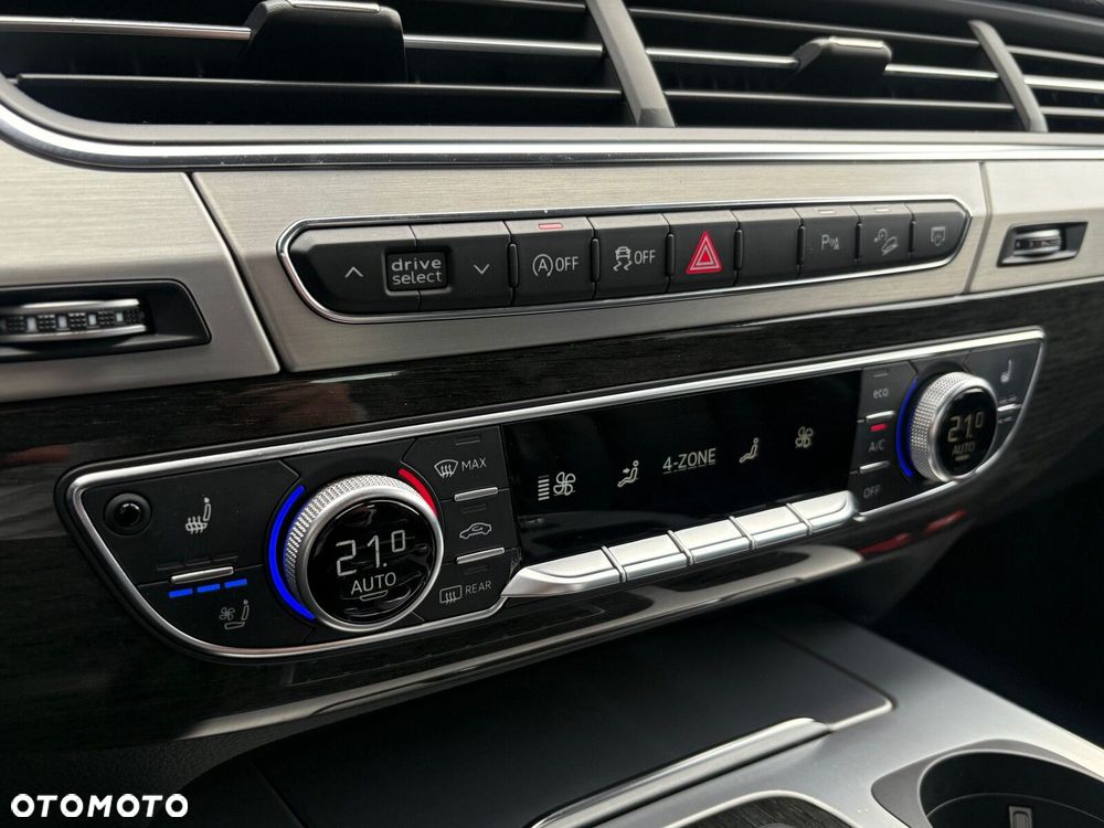 Audi Q7 - 36