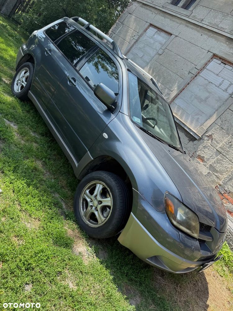 Mitsubishi Outlander - 3