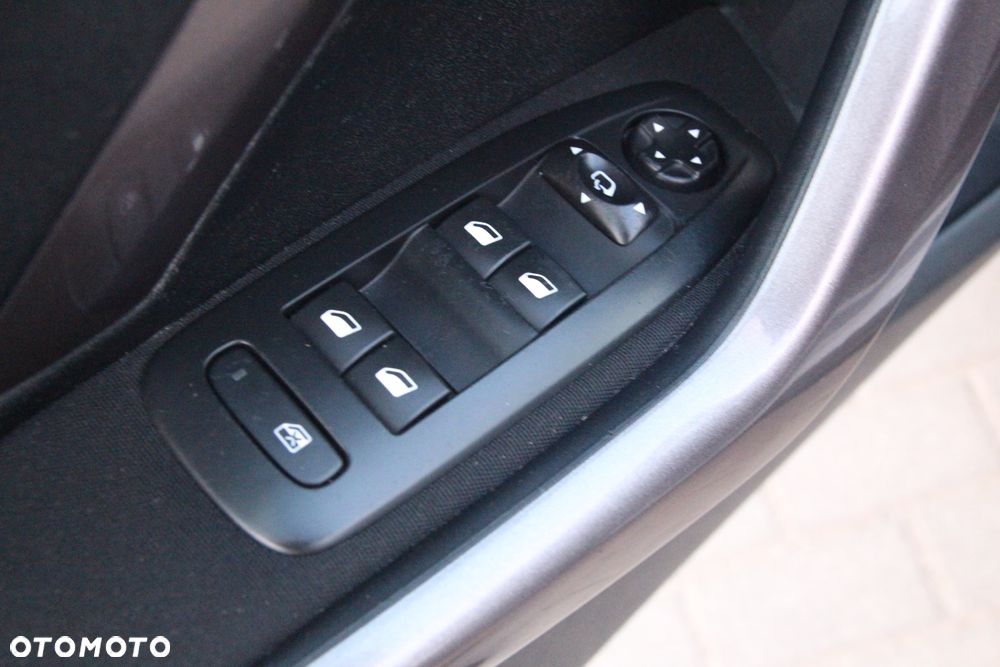 Peugeot 2008 1.6 e-HDi Active S&S - 26