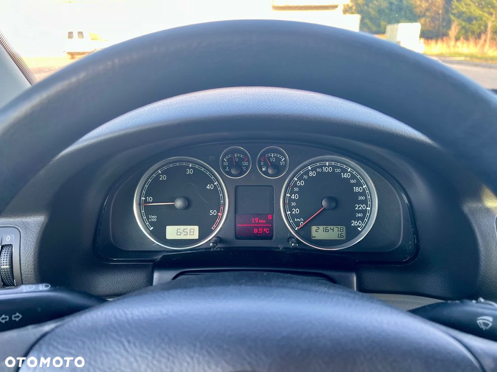 Volkswagen Passat - 17