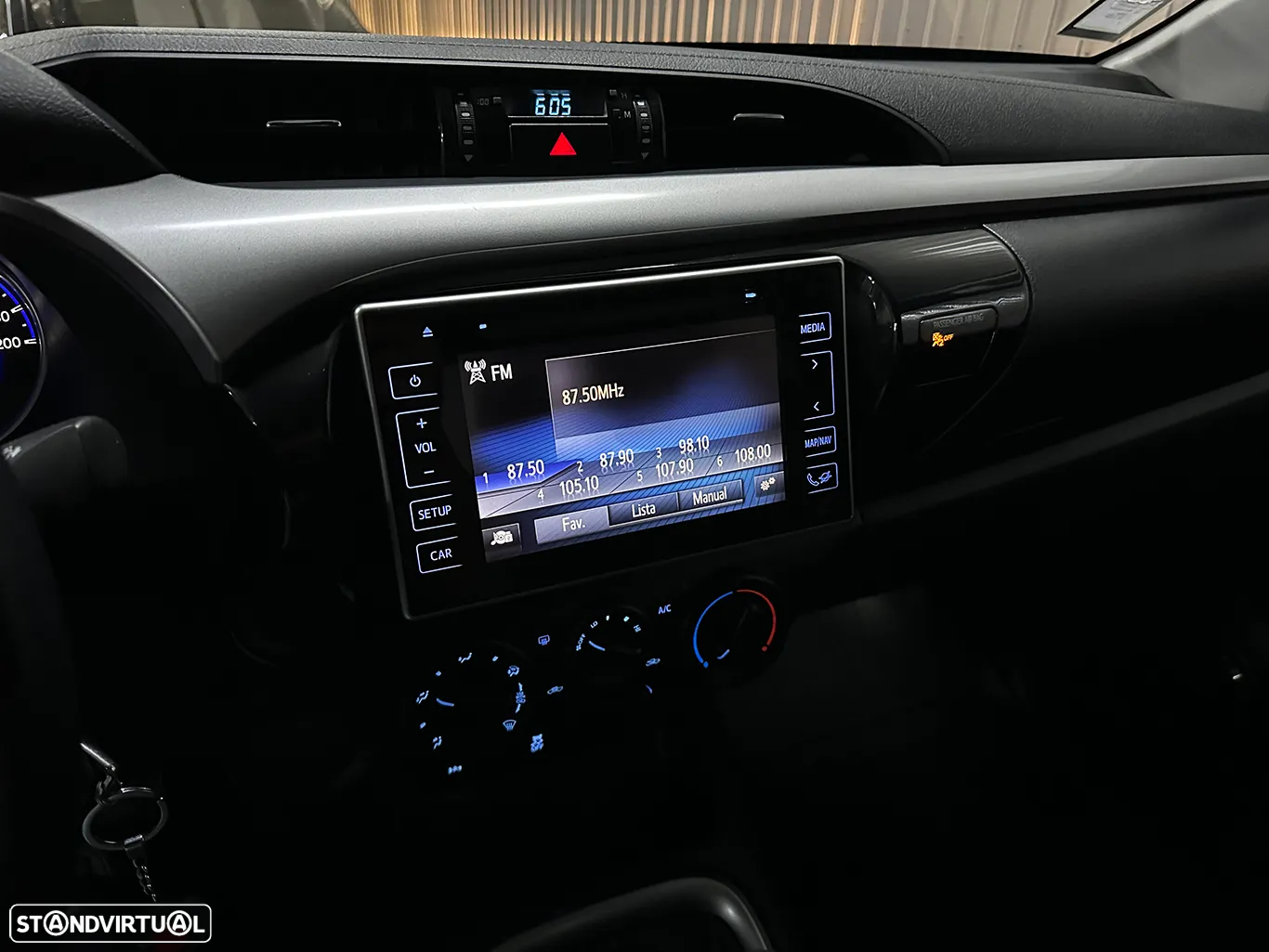 Toyota Hilux 2.4 D-4D 2WD CD Tracker - 29