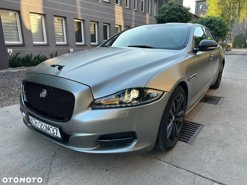 Jaguar XJ 3.0 T AWD LWB Portfolio - 1