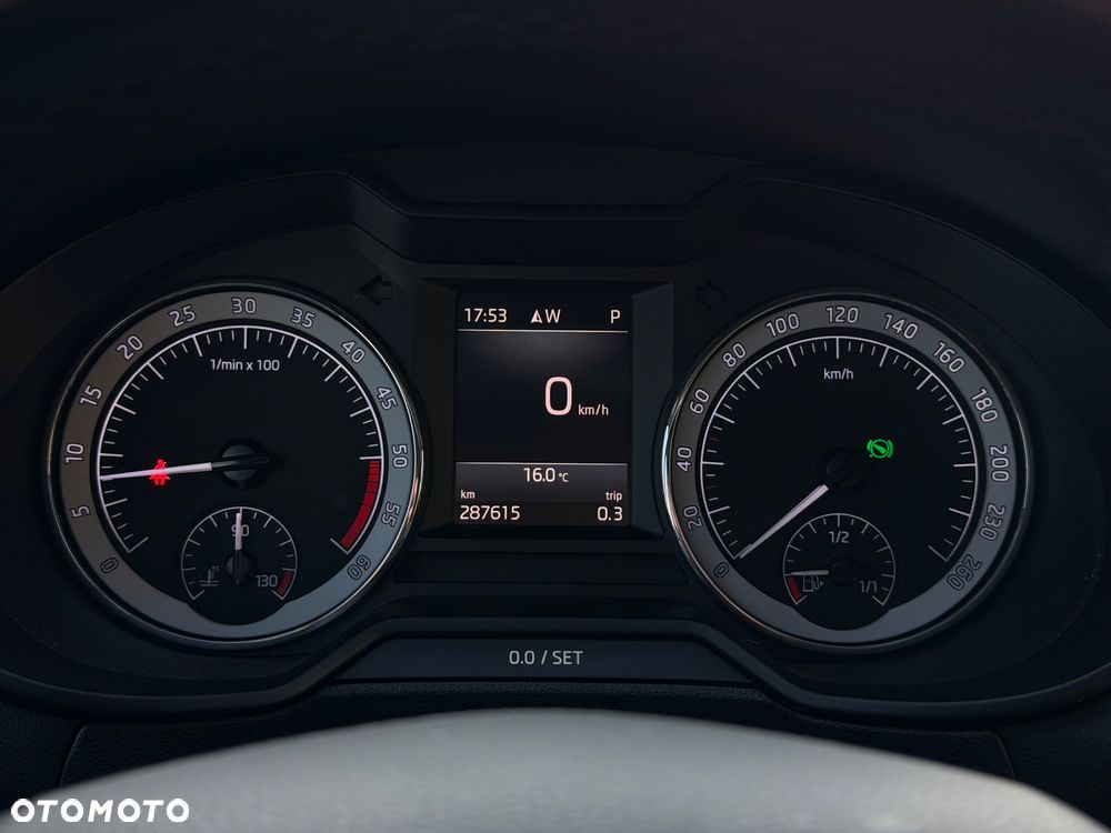 Skoda Octavia 1.6 TDI DSG Premium Edition - 39