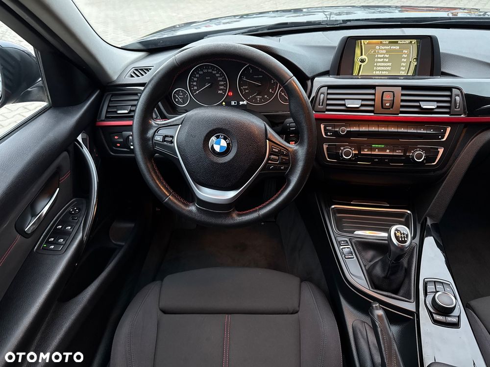 BMW Seria 3 320d DPF Edition Sport - 20