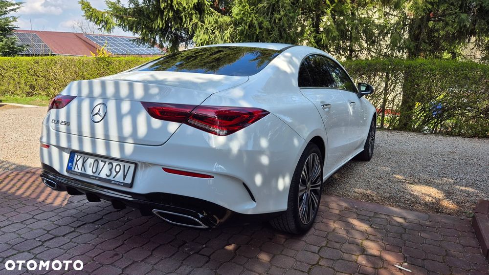 Mercedes-Benz CLA 250 7G-DCT AMG Line - 3