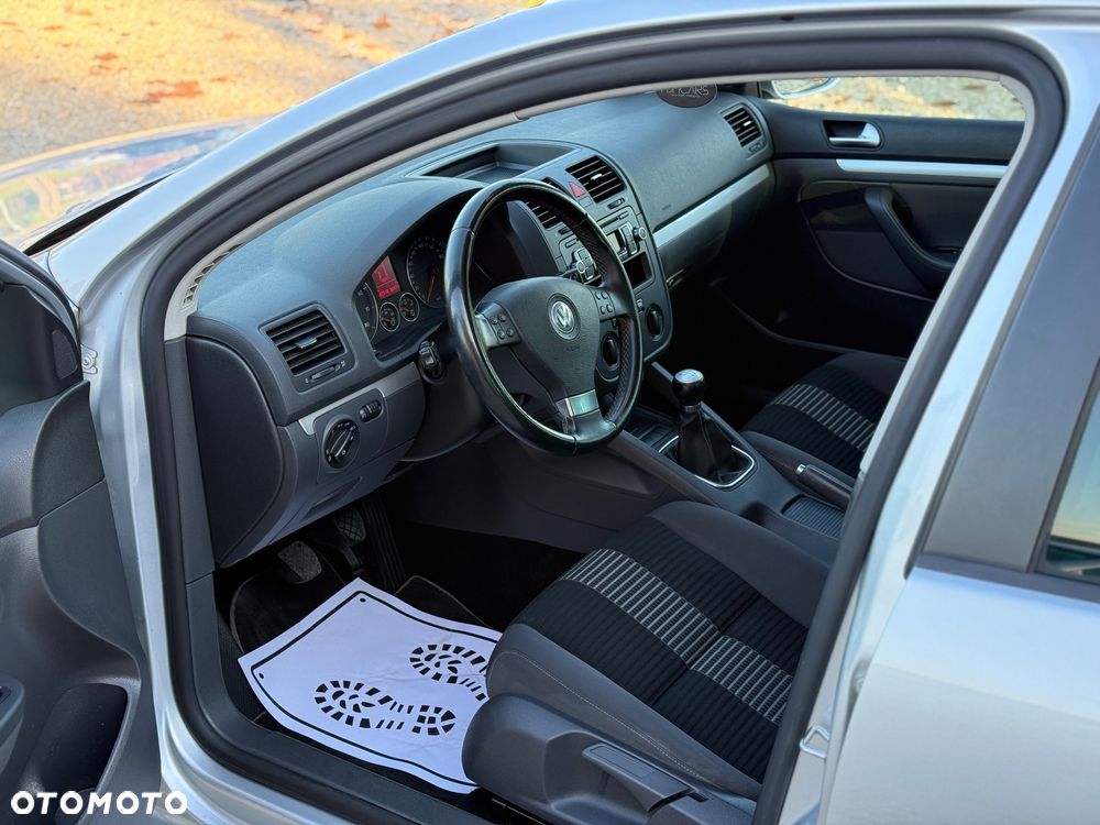 Volkswagen Golf - 16