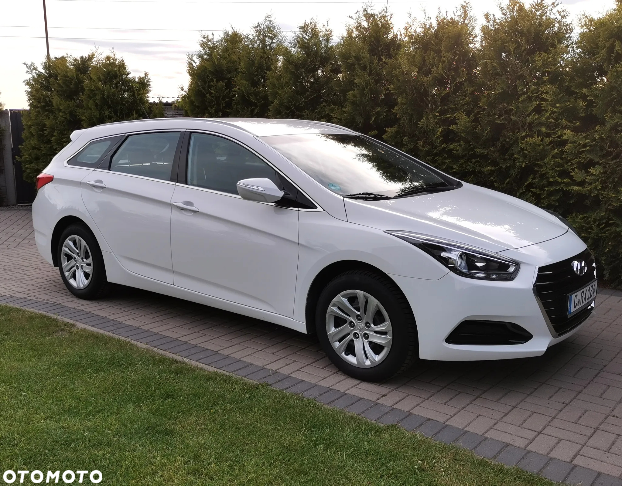 Hyundai i40 Kombi blue 1.6 Family - 6