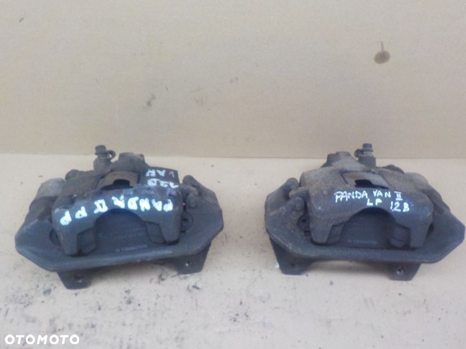 FIAT PANDA II 1.2 ZACISK PRAWY LUB LEWY PRZÓD - 1